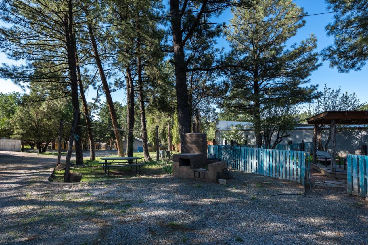 Enchanted Hideaway Cabins And Cottages Ruidoso Exterior photo