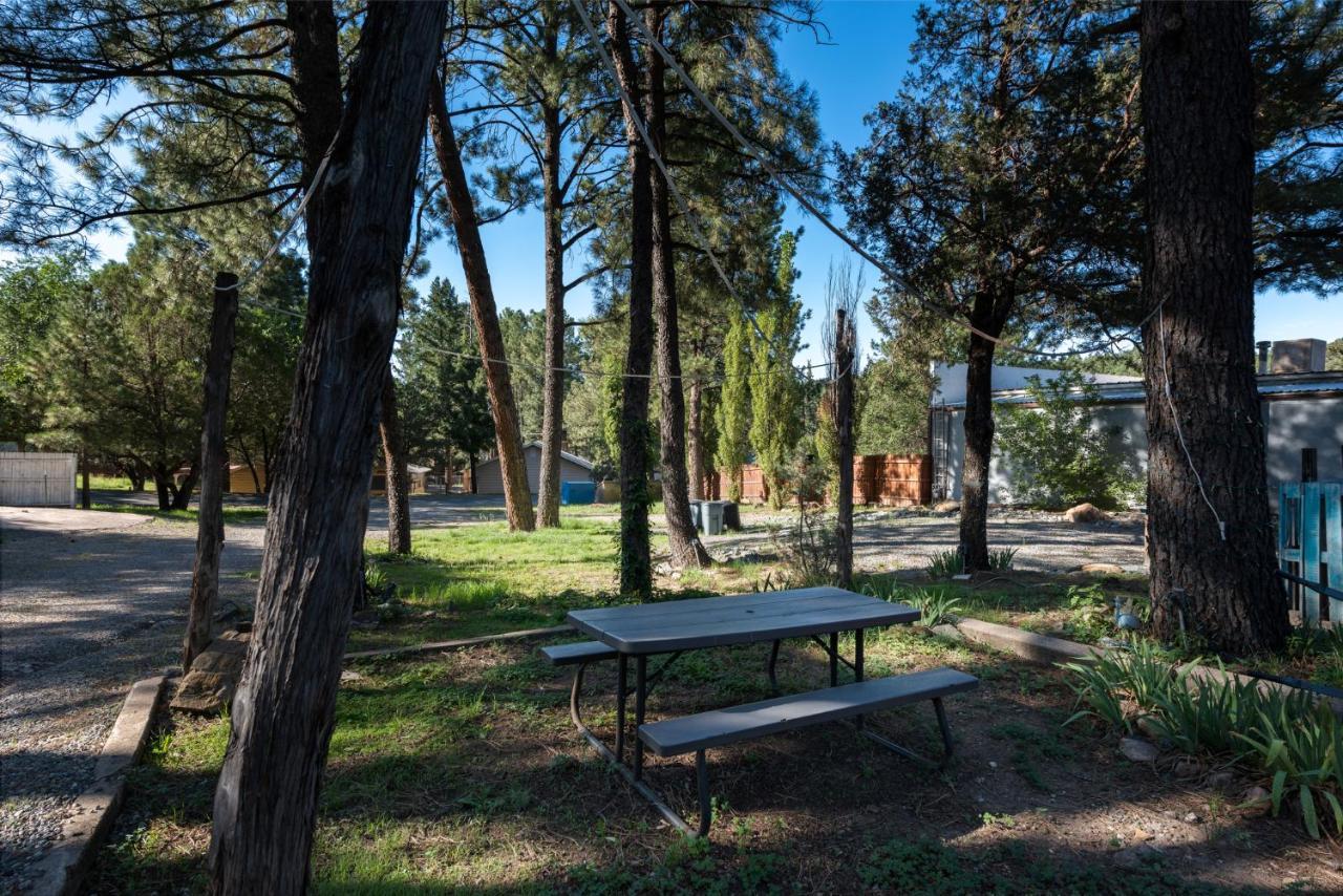 Enchanted Hideaway Cabins And Cottages Ruidoso Exterior photo